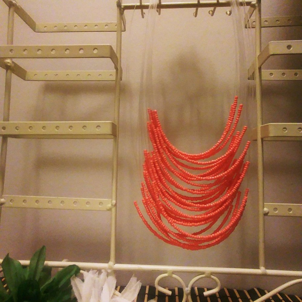 Peach Coloured Fish String Beaded Necklace - Picture 3 of 3